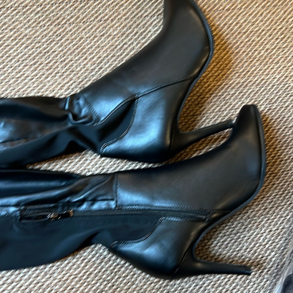 New  black knee high